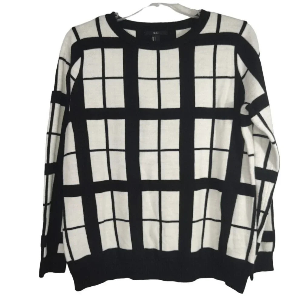 Twenty One XXI White Black Windowpane Plaid Sweater Women Size L Long Sleeve